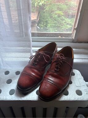 Allen Edmonds Men's Burgundy Leather Cap-Toe Oxfords